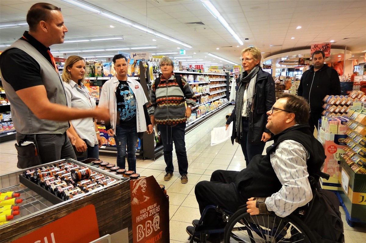 Bereits 2019 war Landesbehindertenbeauftragter Matthias Rsch im Westerwaldkreis unterwegs bei einer ganztgigen Inklusionsrundreise zum Thema Arbeit - damals auf Einladung des Forums Soziale Gerechtigkeit. (Foto: Uli Schmidt)