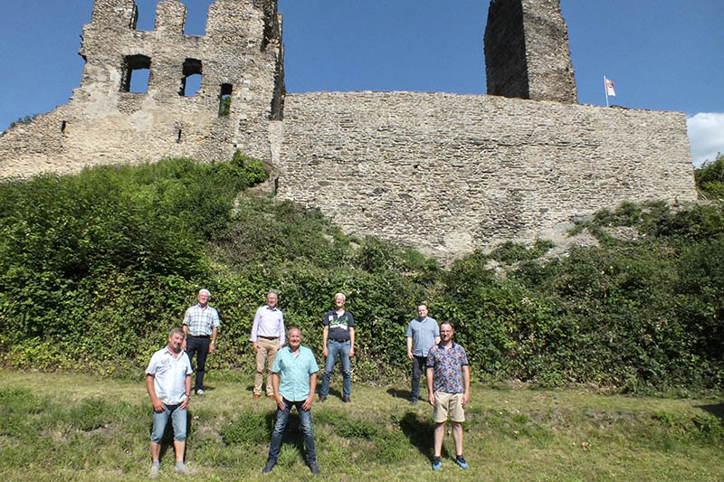 Frontmauer der Isenburg vom Freundeskreis saniert