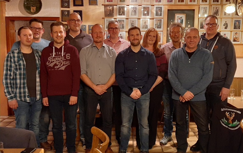 Von links nach rechts: Eduard Unruh, Torsten Klein, Alexander Weler, Carsten Dnner, Guido Bing, Dirk Euteneuer, Matthias Theis, Marina Richter, Achim John, Frank Richter, Jrgen Schneider (Foto: SV Leuzbach-Bergenhausen)