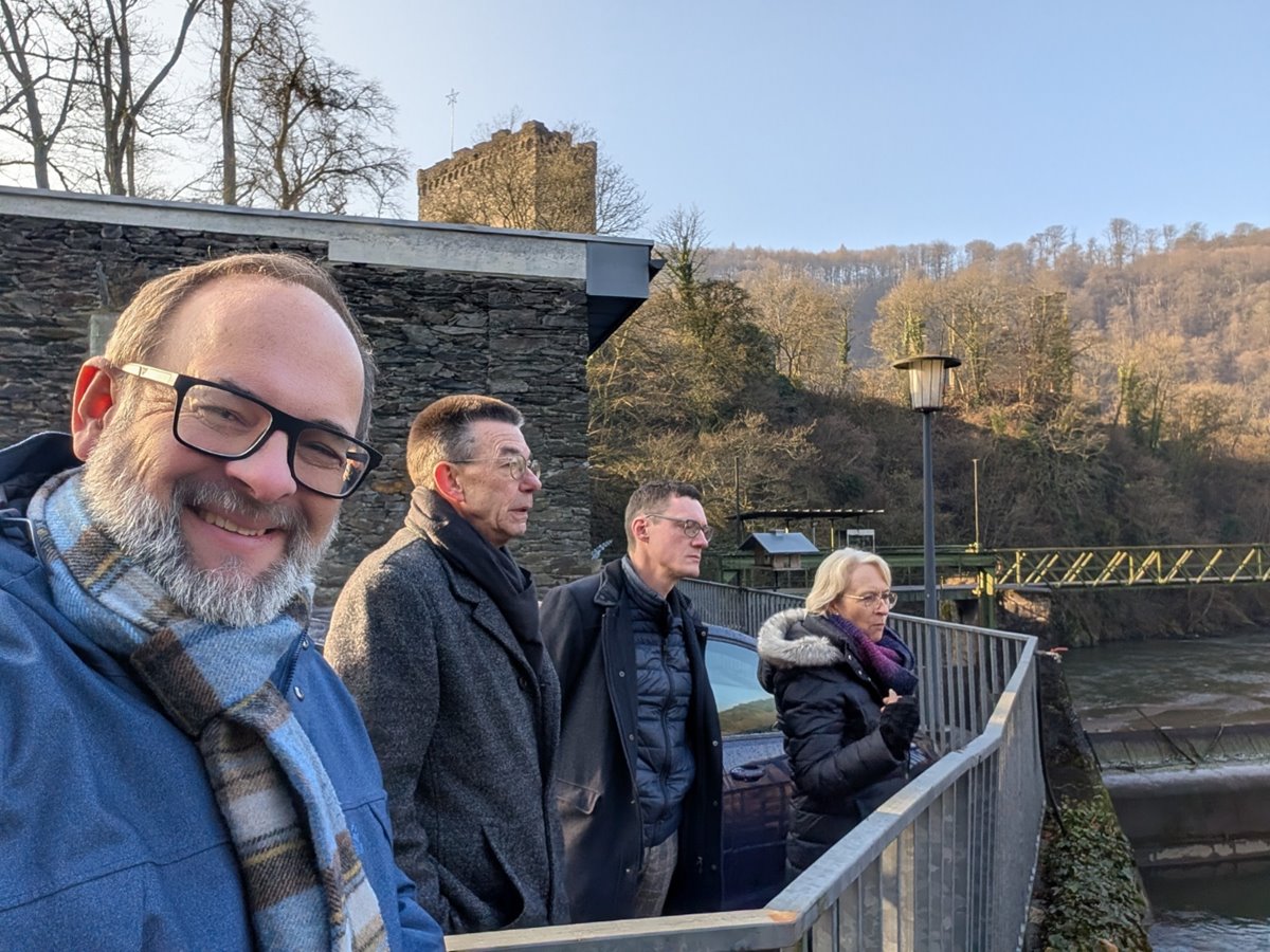 Von links nach rechts: Jan Petry, Martin Hahn, J�rg R�der und Christine Seelbach-Neuer bei einem Ortstermin in Altwied. (Foto: privat)