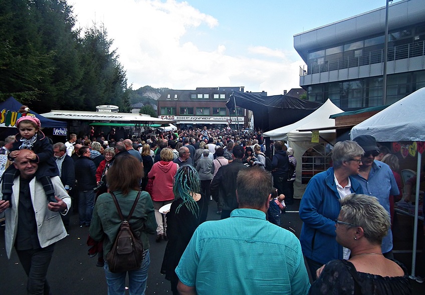 Traditionell lockt der Jahrmarkt in Wissen viele Besucher an  durch Corona ist in diesem Jahr vieles anders. (Archivbild: rst)