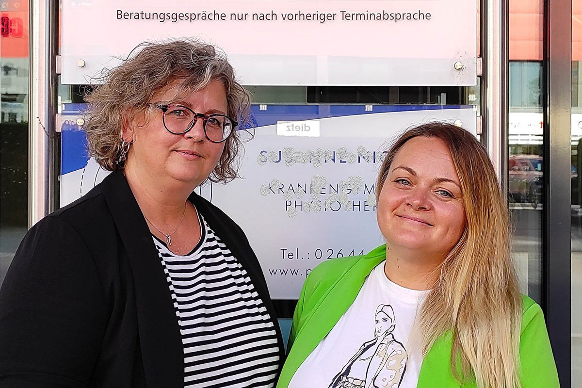 
Claudia Simonis-Schulthei (links), Beauftragte fr Chancengleichheit am
Arbeitsmarkt beim Jobcenter des Kreises Neuwied, gab Olga Deinega viele wertvolle Tipps. Foto: Jobcenter Landkreis Neuwied/Frank Blum