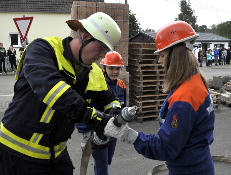 Mdchen sind in den Jugendfeuerwehren gern gesehen. Fotos: Klaus-Dieter Hring