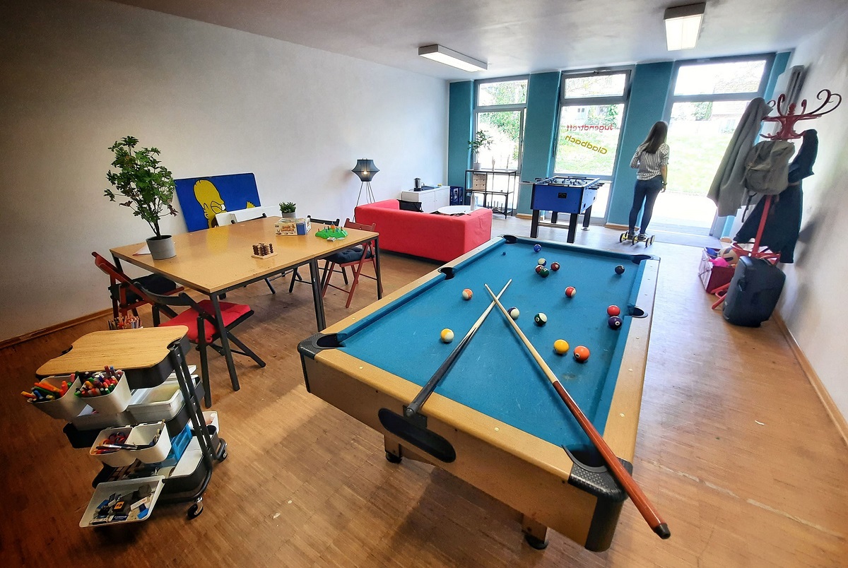 Der neu eingerichtete und renovierte Kinder- und Jugendtreff befindet sich im Untergeschoss des Gladbacher Pfarrheims. (Foto: privat)