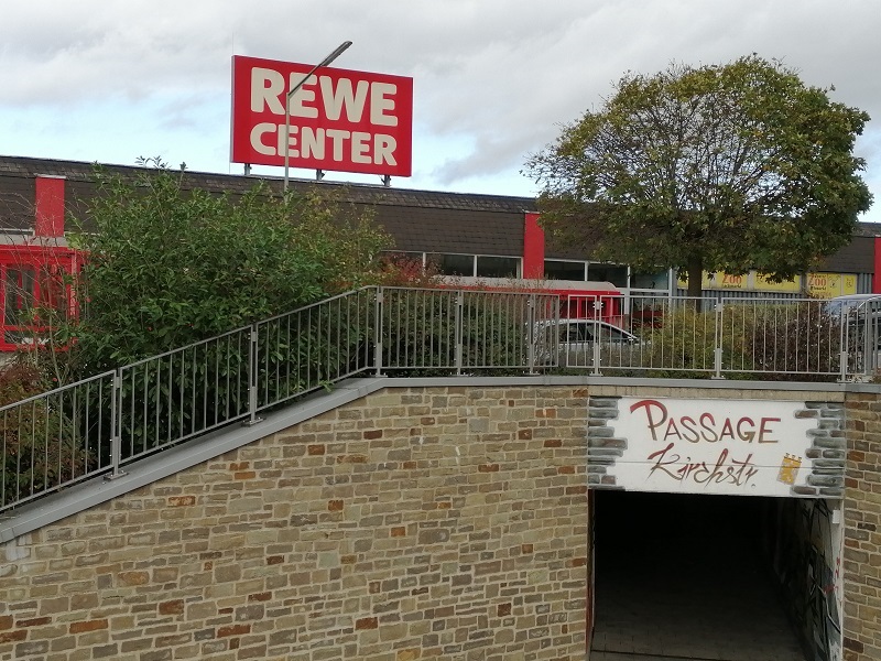 Nur noch etwas mehr als sechs Monate hat das Rewe-Center in Altenkirchen geffnet. (Foto: hak)