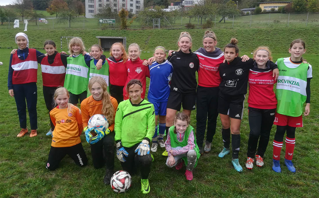 Juniorenspielerinnen der Fuballkreise Kreise Rhein-Lahn/Westerwald-Sieg und Westerwald-Wied hatten viel Spa bei einem Wochenendtreffen des Juniorinnen-Sttzpunkt-Ost in  Weilburg. Foto: Fuballkreis 