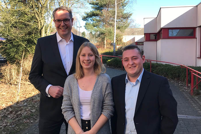 Der rheinland-pflzische SPD-Fraktionsvorsitzende wnschte dem Jusos-Stadtverband fr seine Neugrndung alles Gute und viel Erfolg. V.l.n.r: Alexander Schweitzer, Johanna Krumm, Janick Helmut Schmitz. Fotos: privat