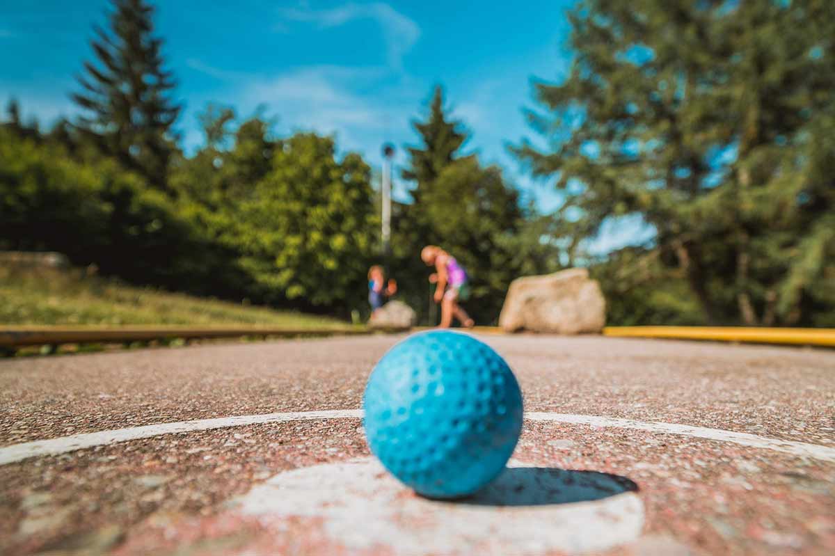 Minigolf ist seit jeher eine beliebte Freizeitbeschftigung. (Foto: Peggy und Marco Lachmann-Anke from Pixabay)