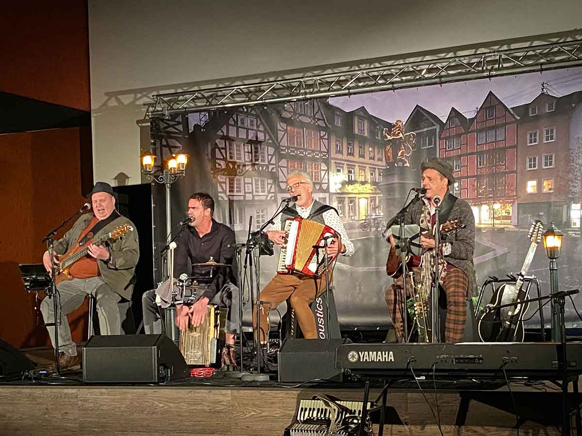 Musikalische Zeitreise mit den "@coustics" im Capitol Montabaur