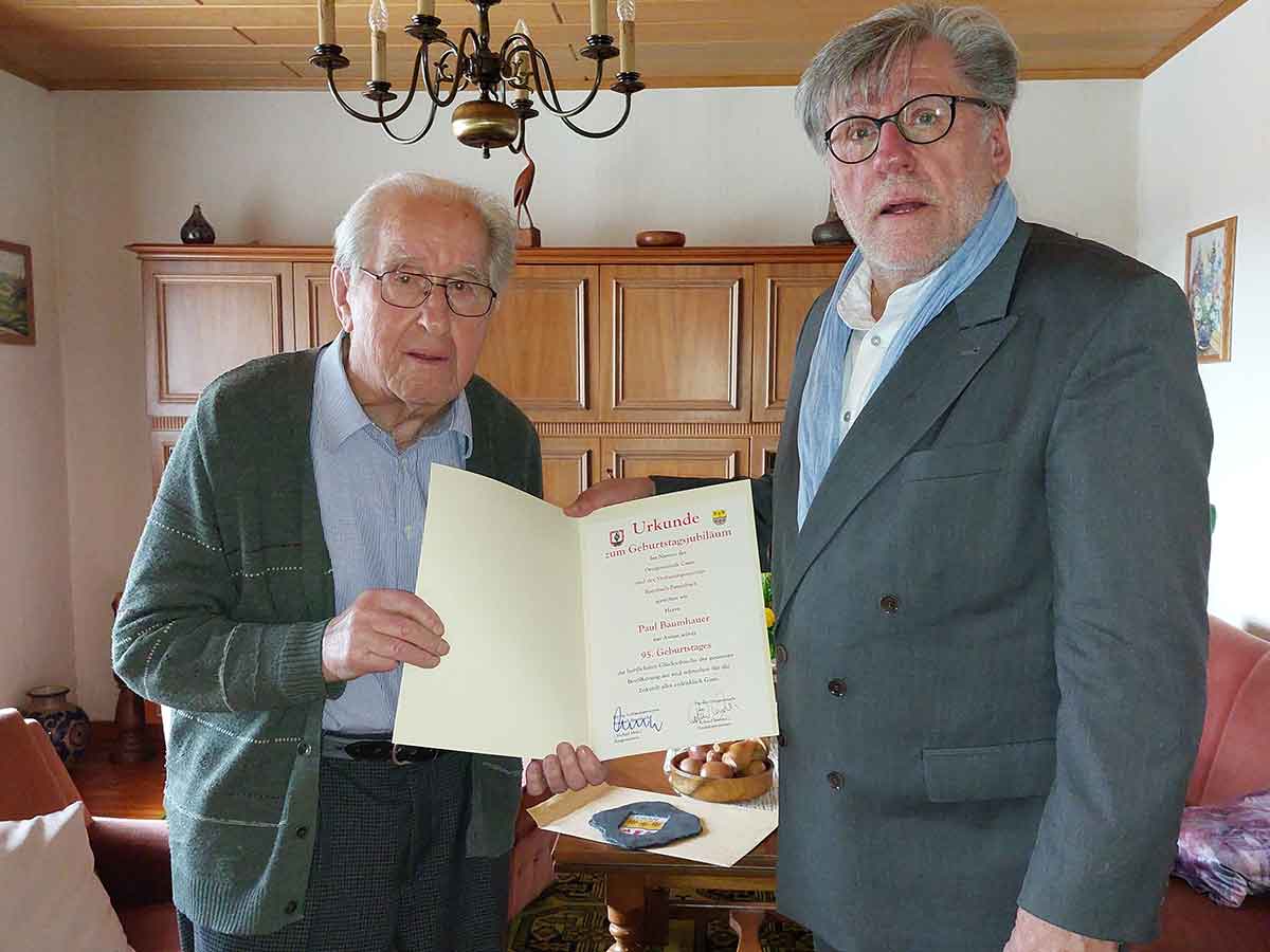 Paul Baumhauer und Ortsbrgermeister Roland Lorenz. (Foto: Gemeinde Caan)