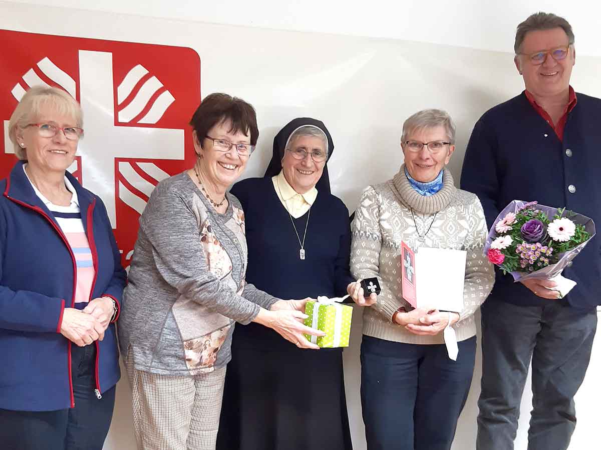 Ehrung für 35 Jahre Ehrenamt. (Foto: Caritas)