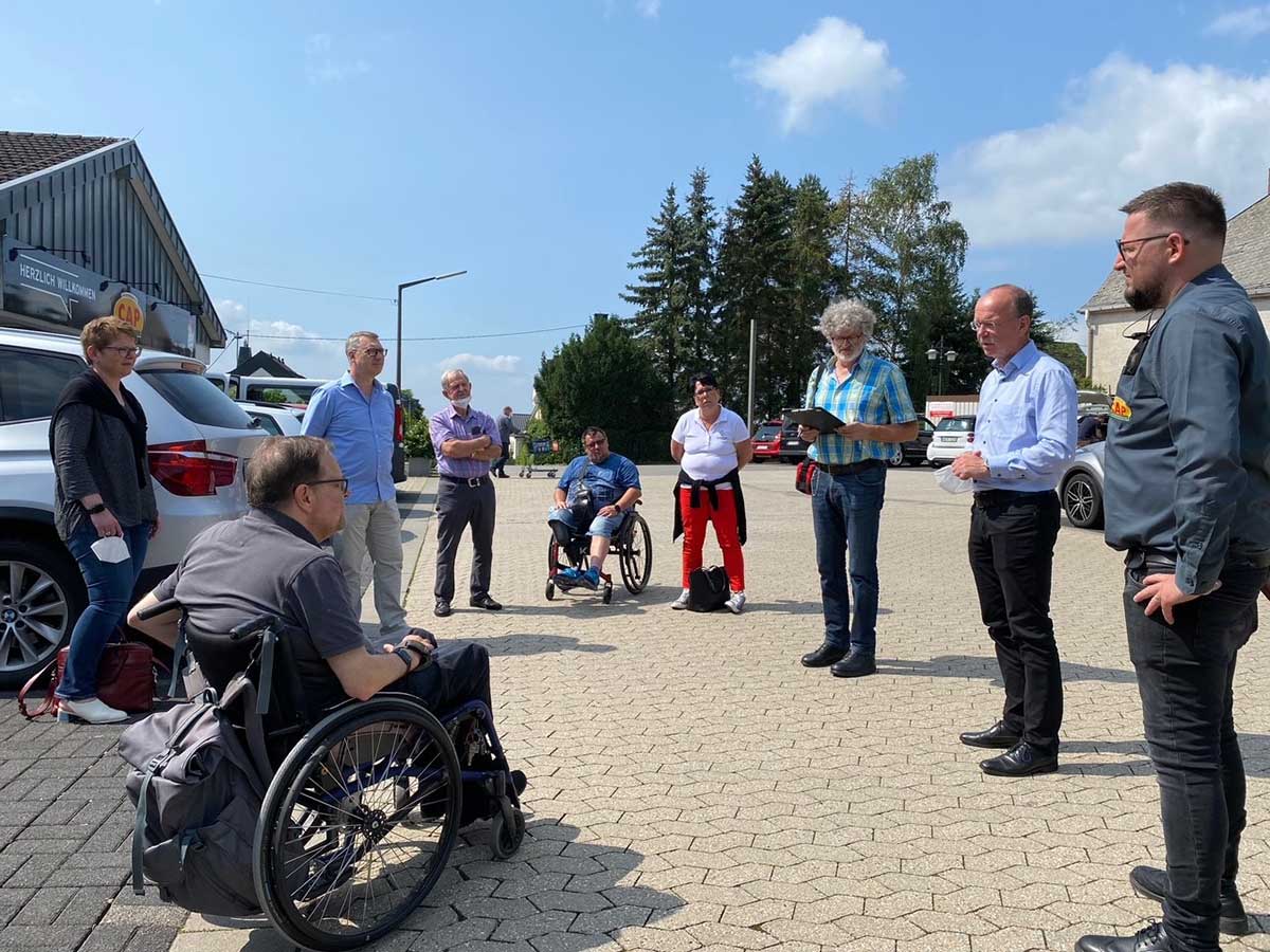 Landesbehindertenbeauftragter Matthias Rsch besucht den CAP-Markt