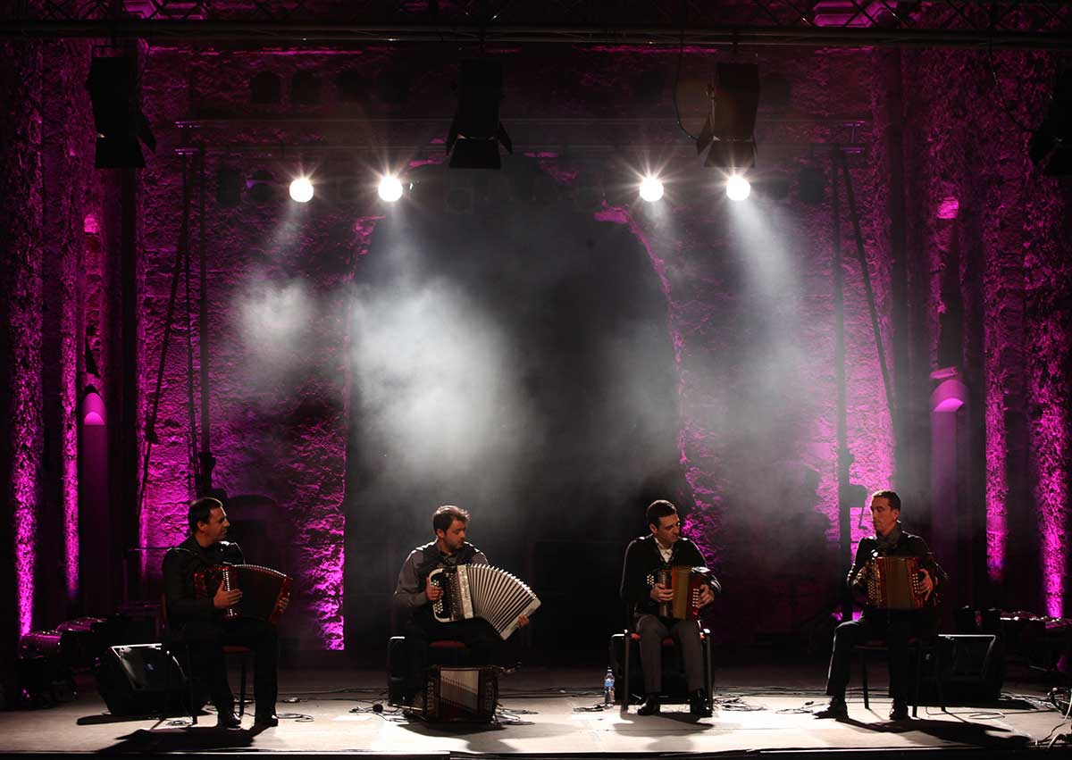 Kommen am 22.8. nach Selters: Die Dancas Ocultas aus Portugal (Foto: Pedro Claudio)