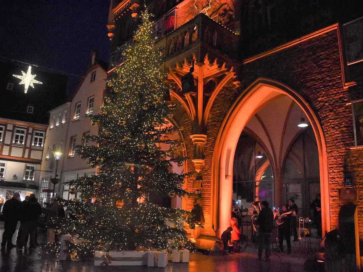 Feierliche Eröffnung der Weihnachtsbeleuchtung in Montabaur. (Foto: Wolfgang Rabsch)
