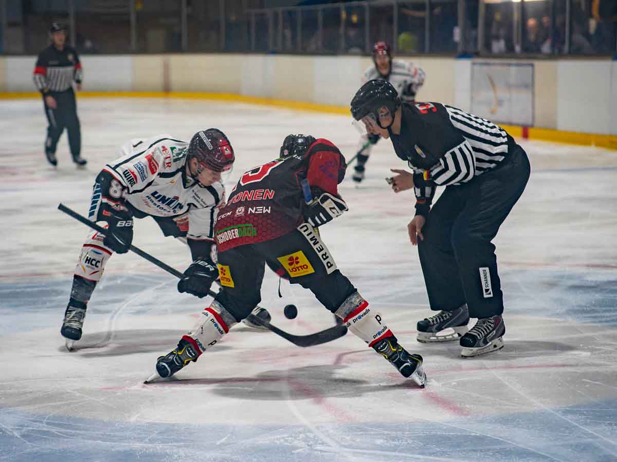 Niko Lehtonen beim Bully (Archivfoto). (Foto: Manuel Enderich)