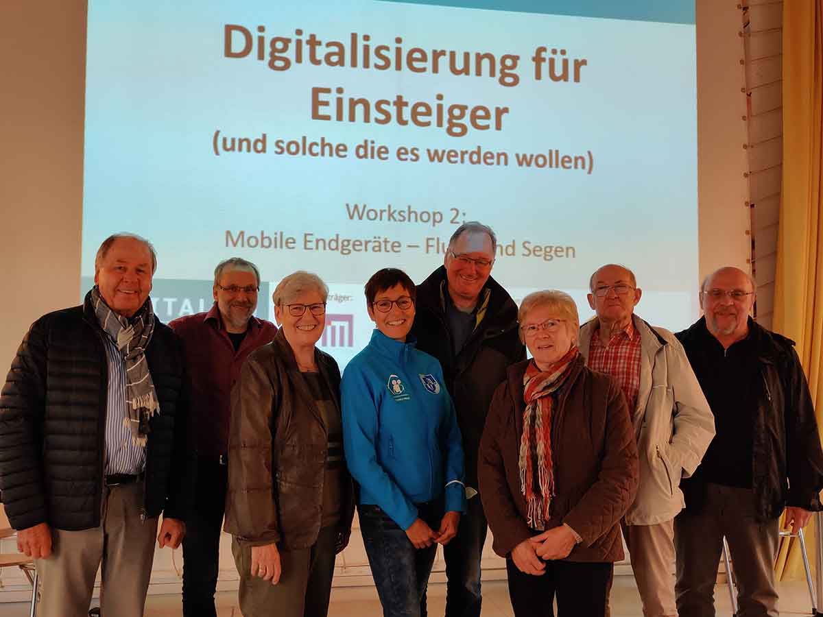 Das Team um die "DIGIBOs". (Foto: Zweite Heimat)