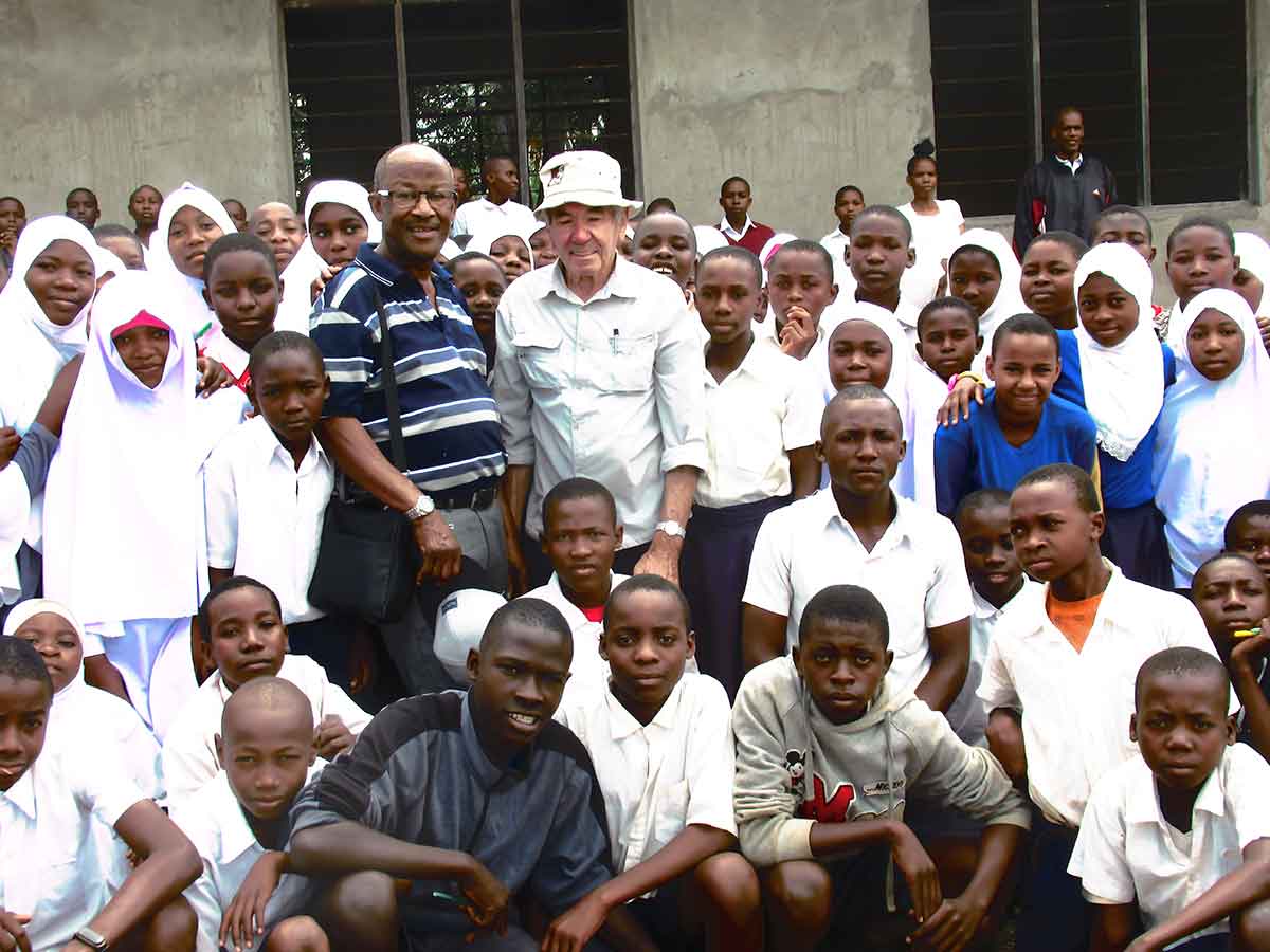 Eberhard Strder freut sich ber die guten Fortschritte in Tansania. (Foto: Eberhard Strder)