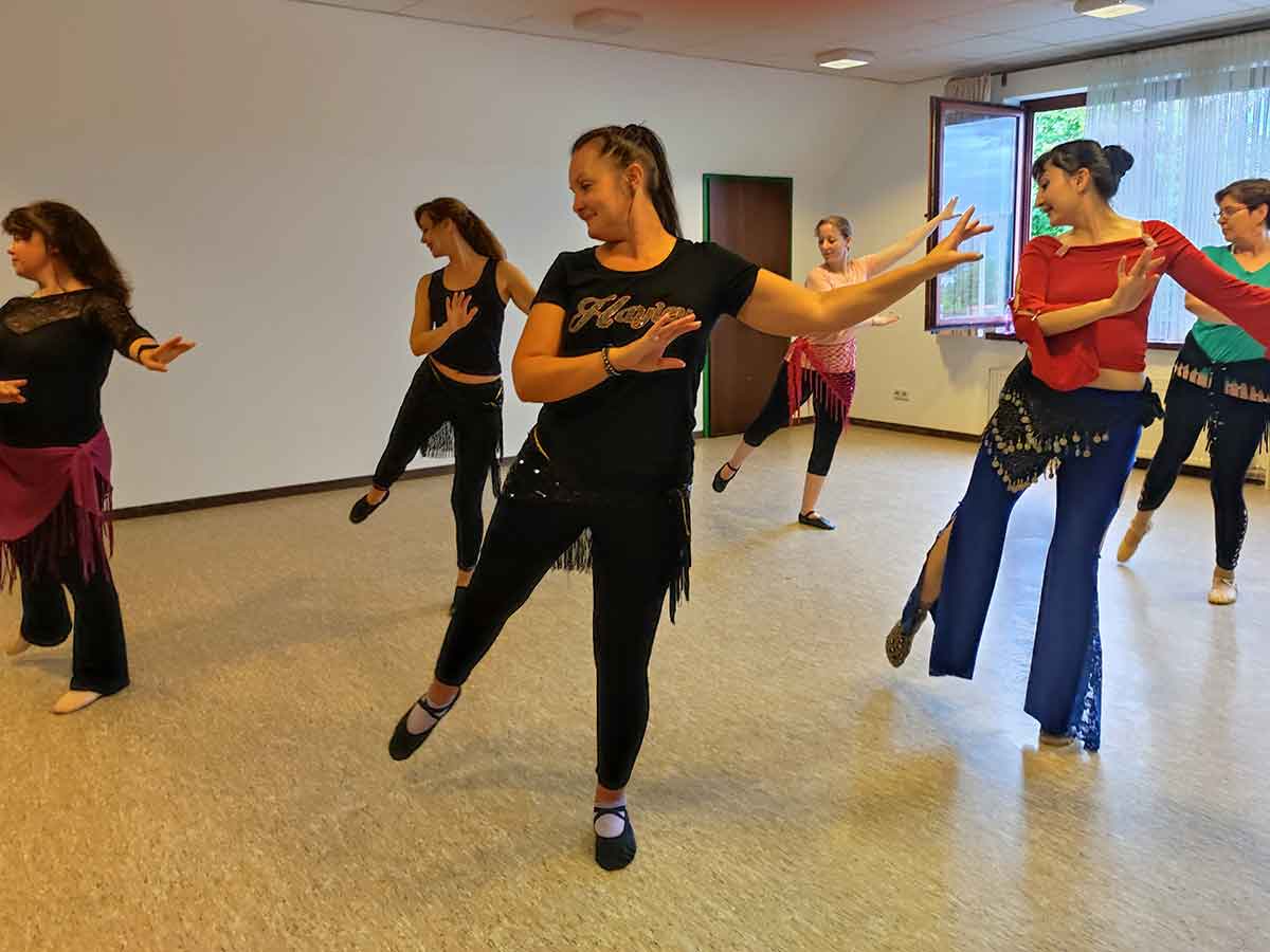 Orientalischer Tanz und Tanzfitness beim TuS Hachenburg