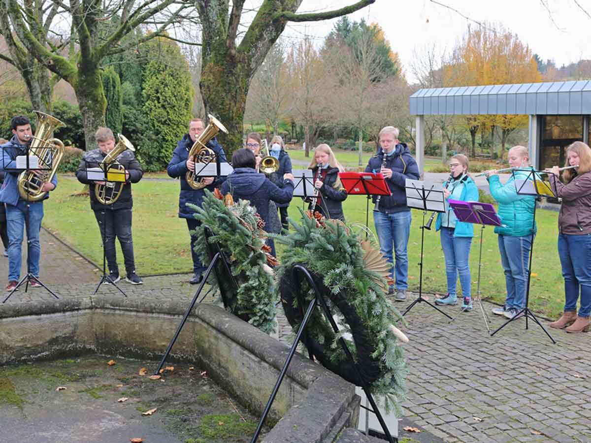 IGS Selters gestaltete Volkstrauertag mit