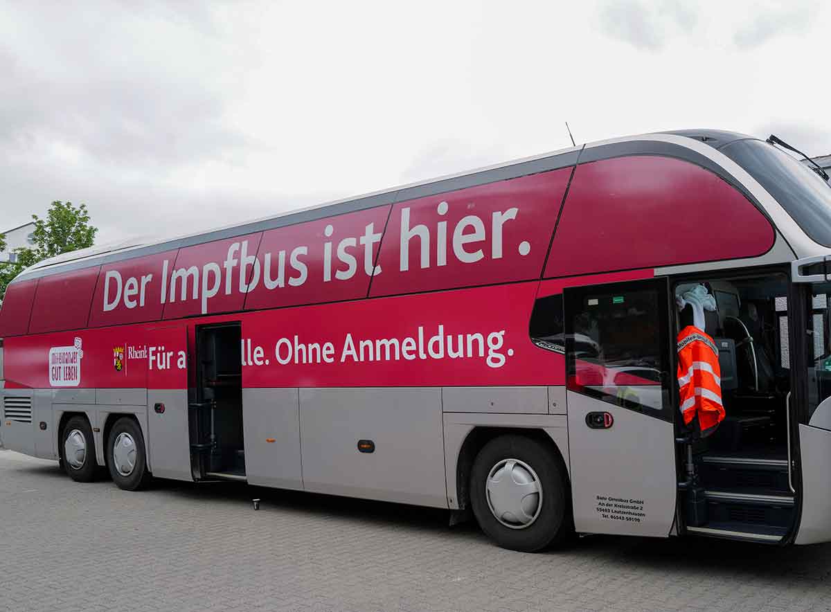 Der Impfbus kommt am 9. September nach Montabaur und steht von 8 bis 18 Uhr auf dem Groen Markt. (Bild:  Stk / Smmer)