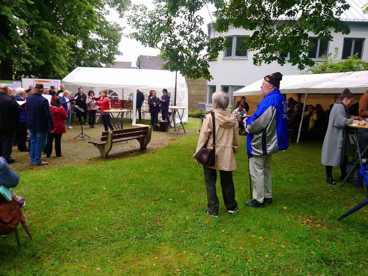 Kulturfrhstck der Stadt Wirges bei migem Wetter. (Foto: S. Bijjou-Schwickert)