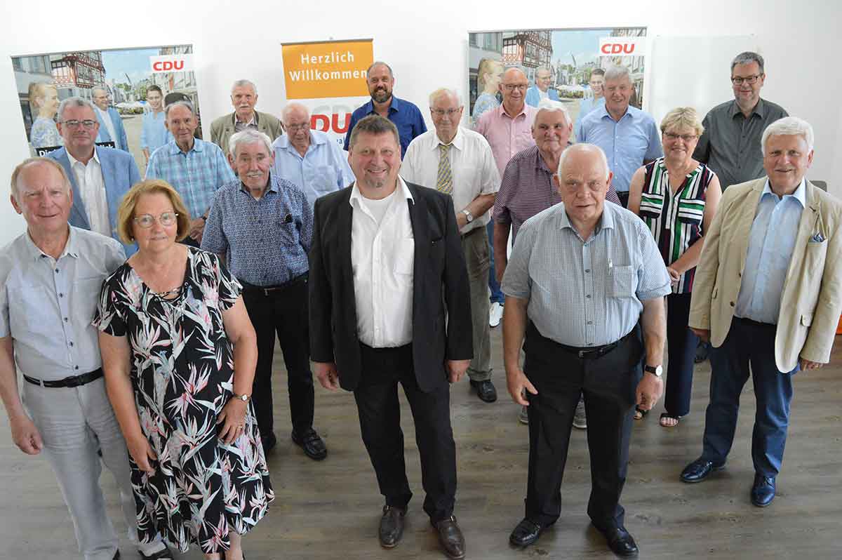 Langjhrige Mitglieder wurden vom CDU-Kreisvorsitzenden Dr. Andreas Nick MdB geehrt. (Foto: CDU-Kreisverband Westerwald)