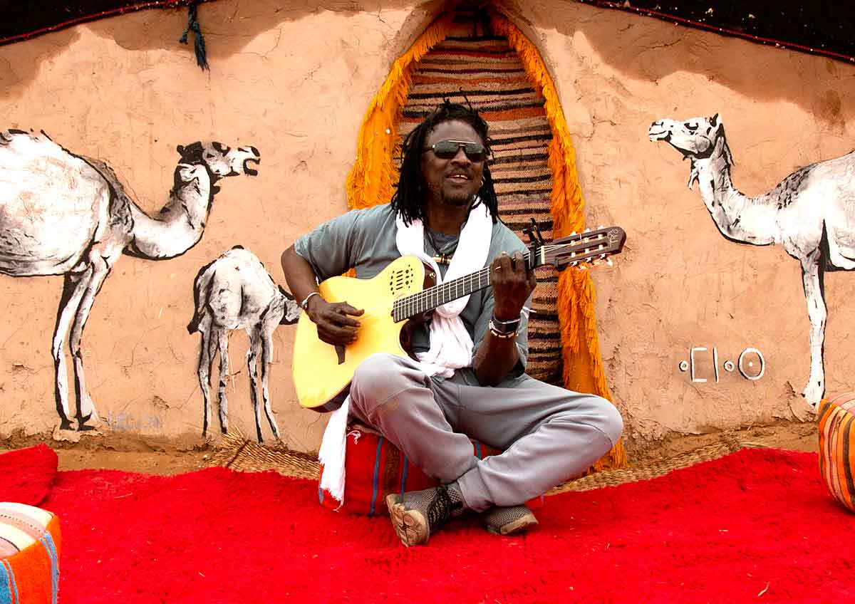 Musik in alten Dorfkirchen: Restkarten fr Welt-Musikstars aus Afrika