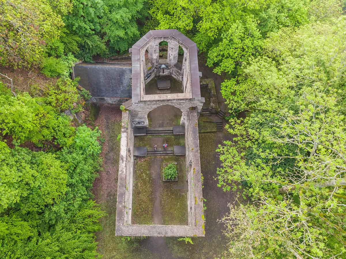 Ausflugstipp: Kirchenruine und Wallfahrtskapelle Hausenborn bei Isenburg