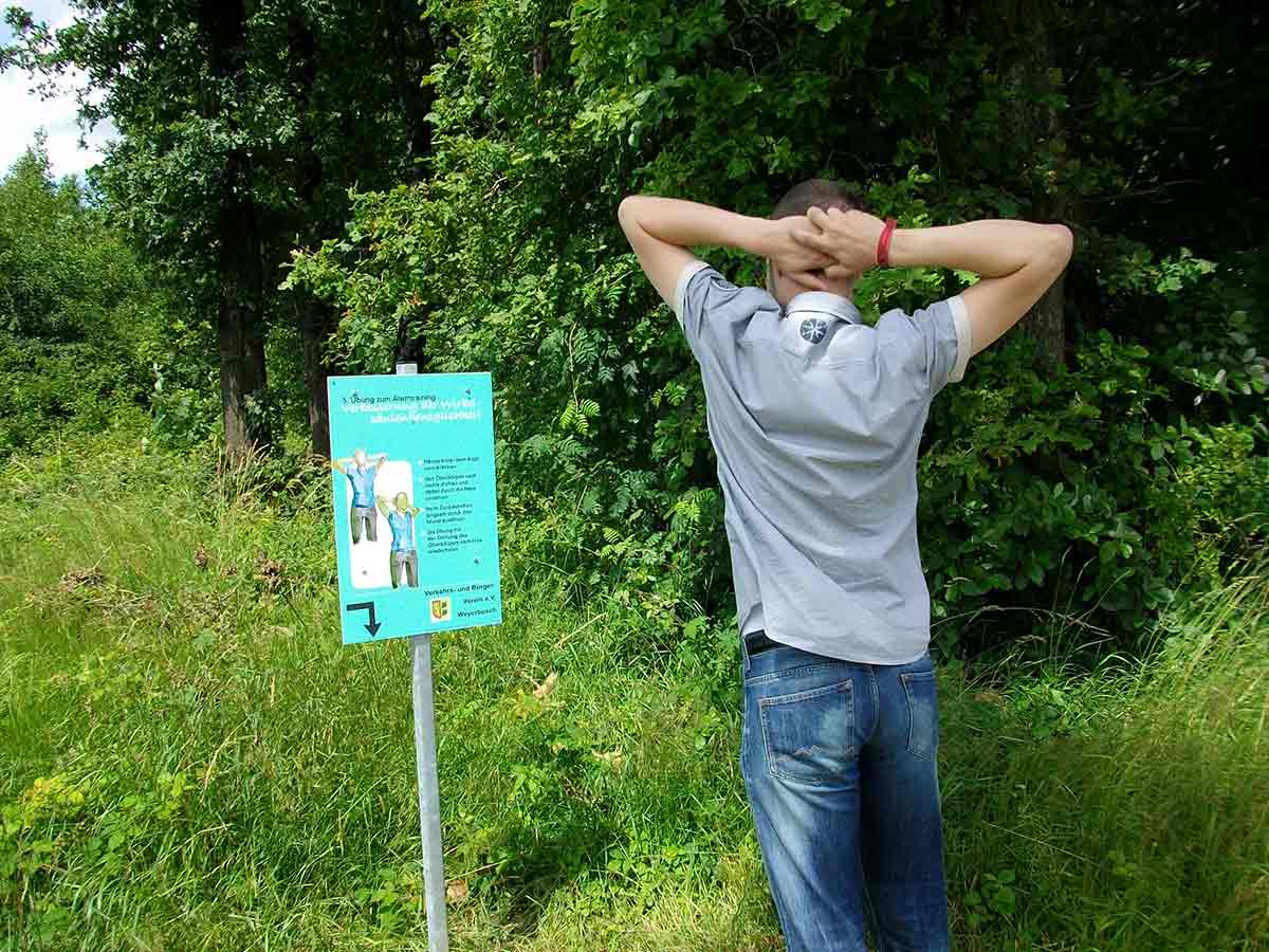Der Atemweg in Weyerbusch: Kleine Rundwanderung mit Übungen für Atmung und Lunge