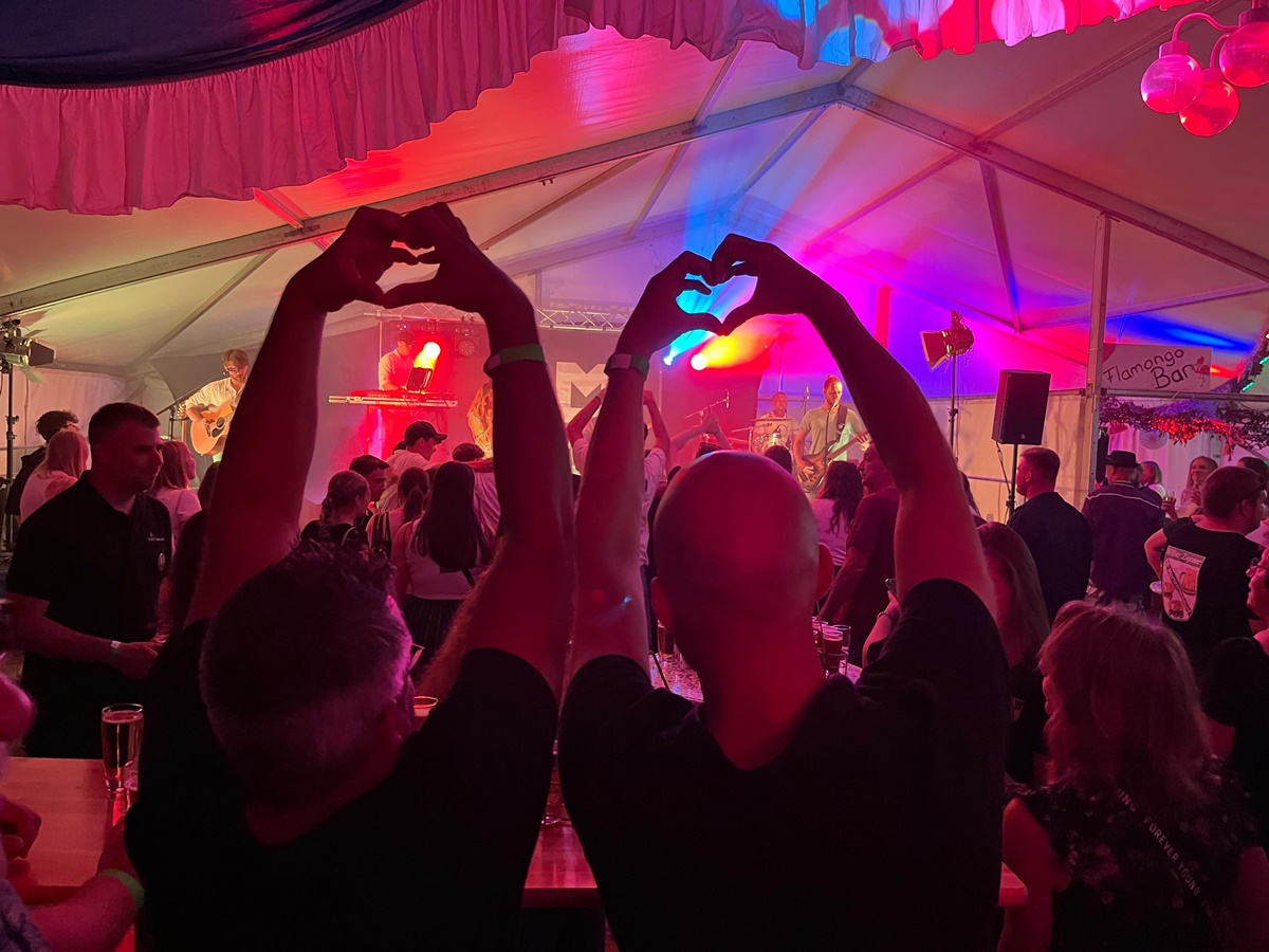 Von Partyband bis Kinderschminken: Marienrachdorfer Kirmes begeistert mit Herz, Musik und Gemeinschaft