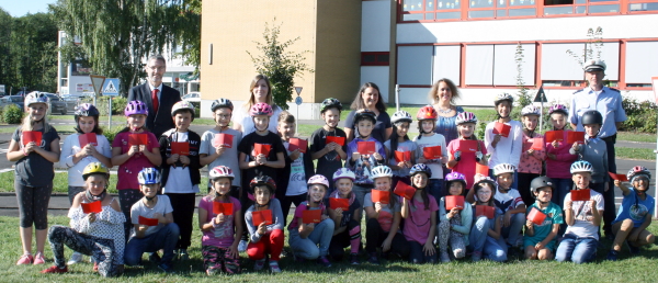 Sparkasse Westerwald-Sieg untersttzt Radfahrausbildung in Grundschulen
