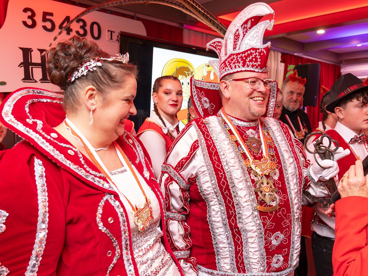 Prinz Achim I. "der D�vel der in Finanzen macht" und Prinzessin Silke I. "en kreative Engel wo jedes Kinderh�zz lacht" (Foto: photoklaas.de)