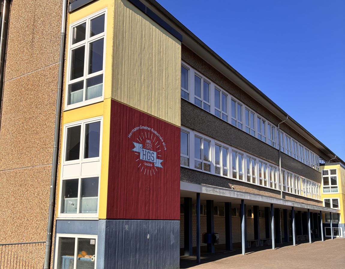 Die Realschule plus in Daaden hat die l�ngste Zeit den Namen Hermann Gmeiners getragen. (Foto: vh) 