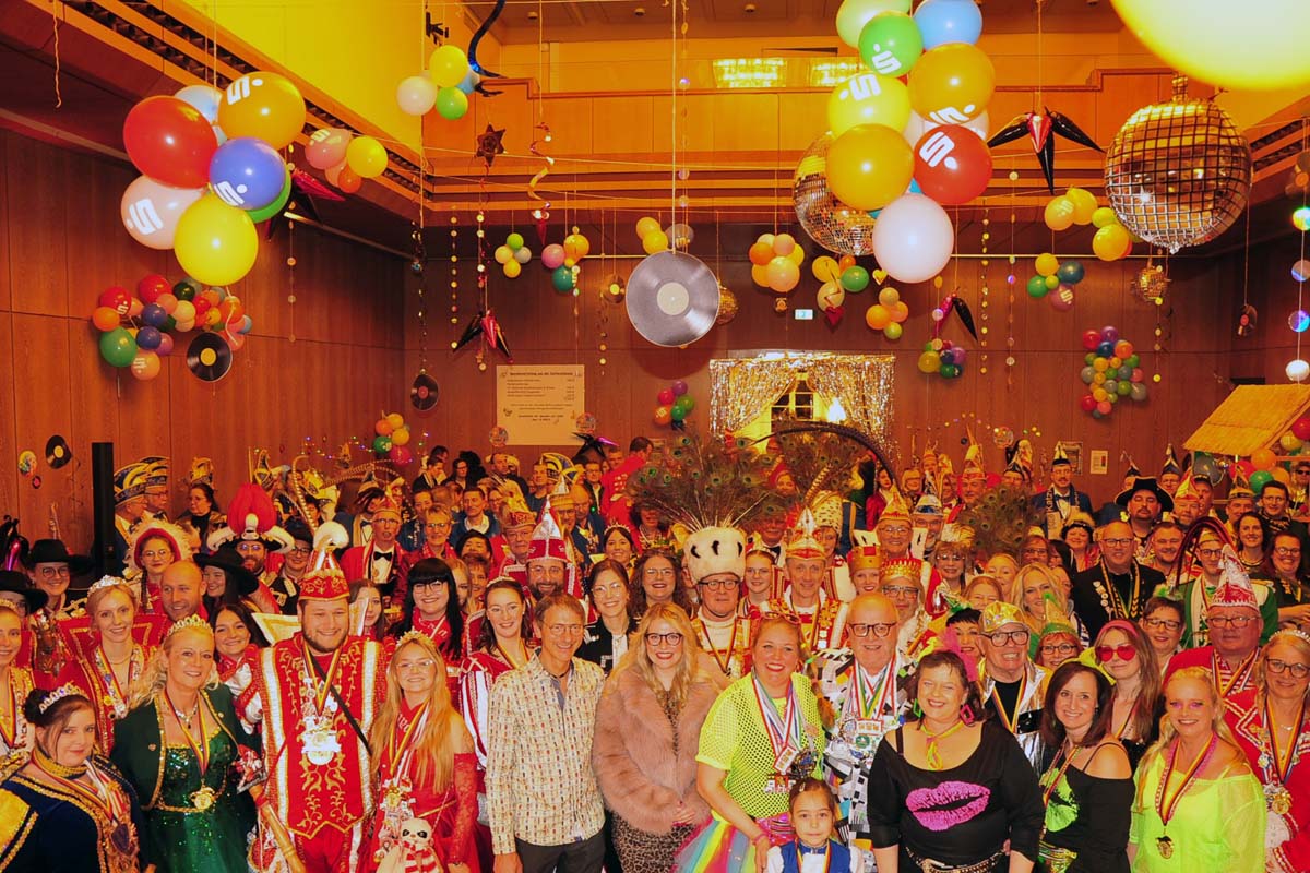 Der Wilhelm-Boden-Saal konnte die gro�e Zahl der Karnevalisten kaum fassen (Bilder: kk�)