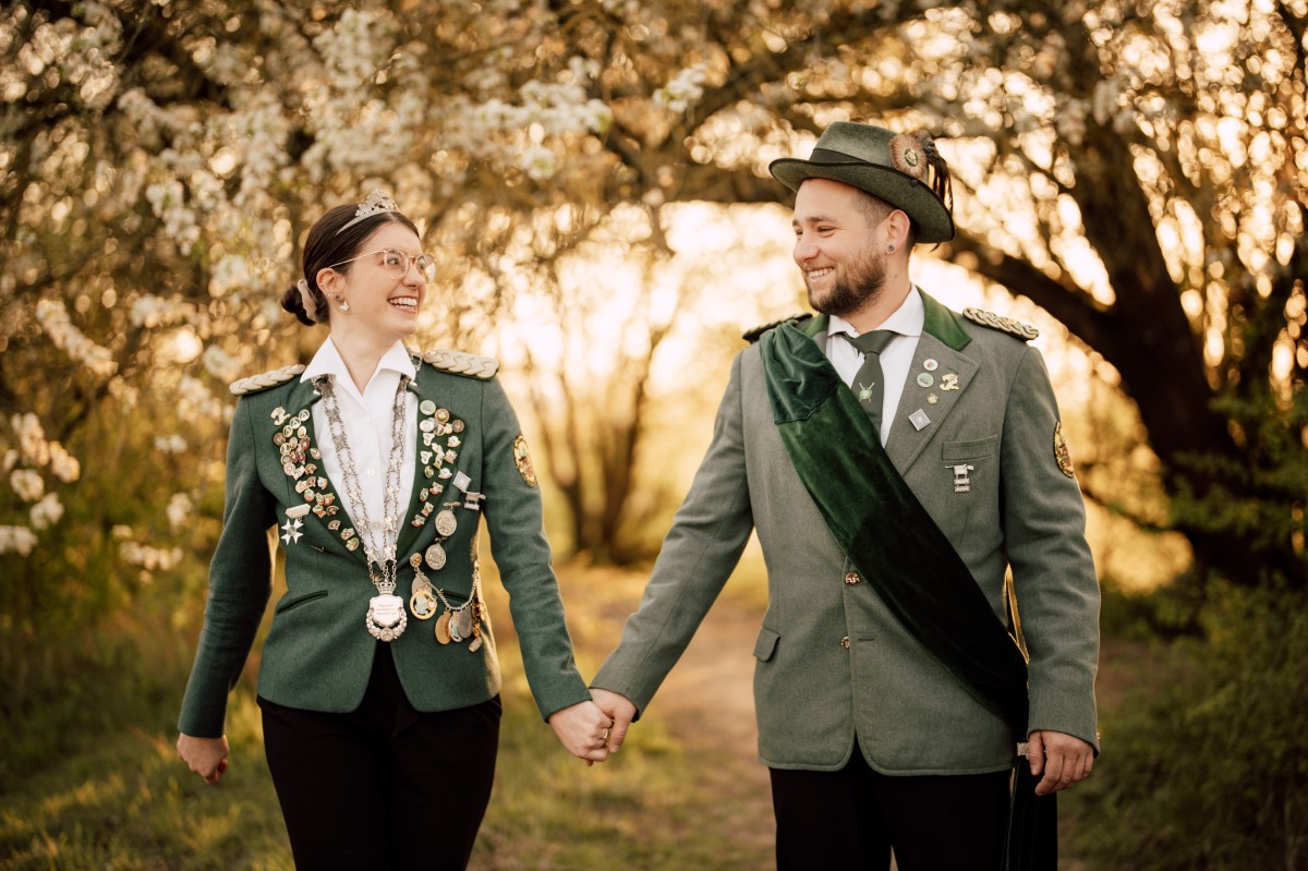 Knigin Laura I. und Prinzgemahl Marvin I. (Fotos: Schtzenverein Maulsbach)