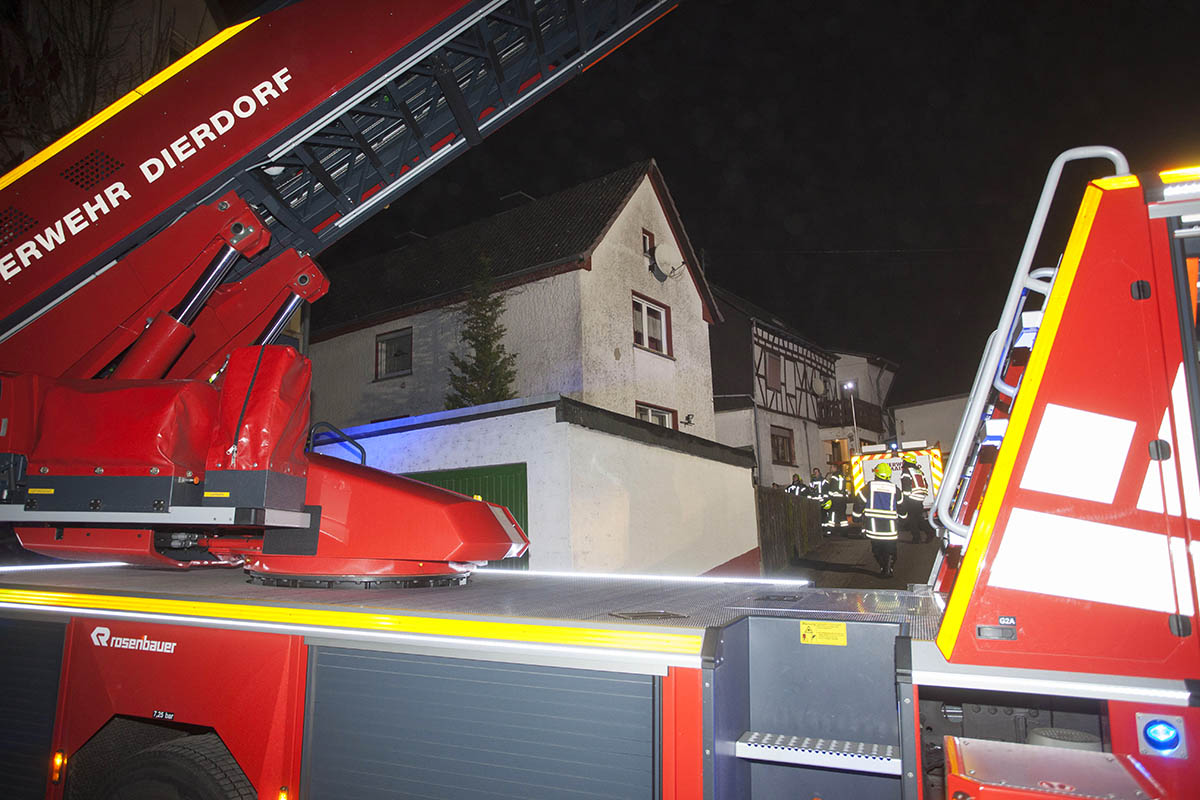 Fotos von der Einsatzstelle: Feuerwehr VG Dierdorf