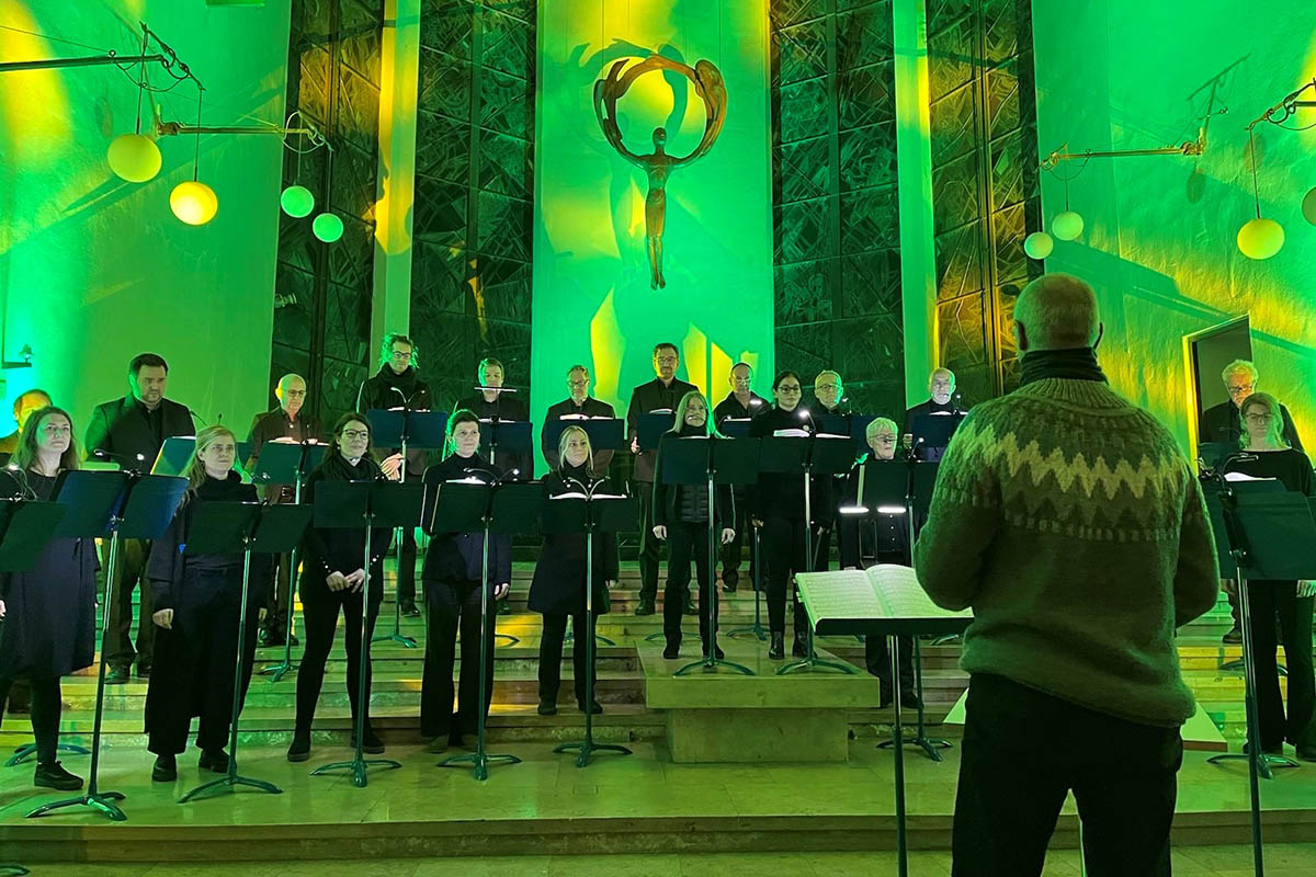 Wie vor Kurzem in Koblenz wird auch die Neuwieder Matthiaskirche beim Konzert in Polarlichtfarben erstrahlen. Foto: Dr. Gunhild Reifferscheid