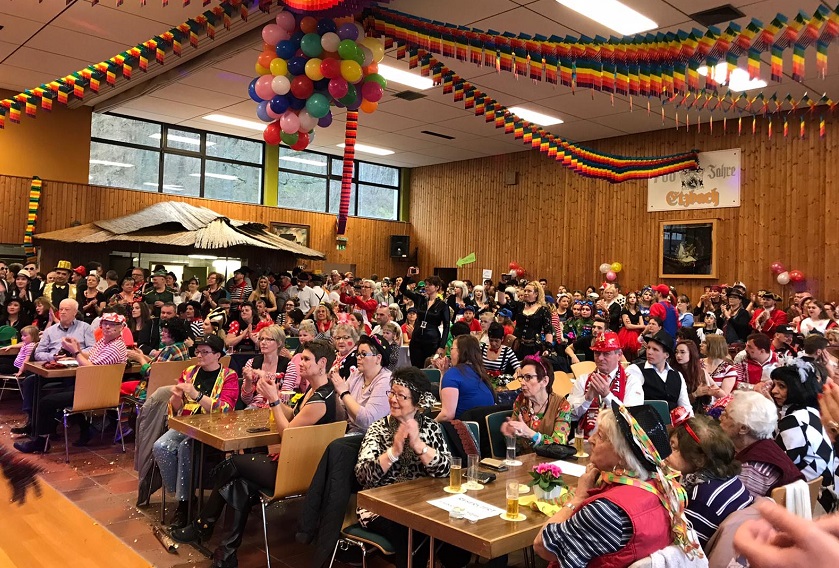 Viele kamen zum karnevalistischen Frhschoppen in Etzbach