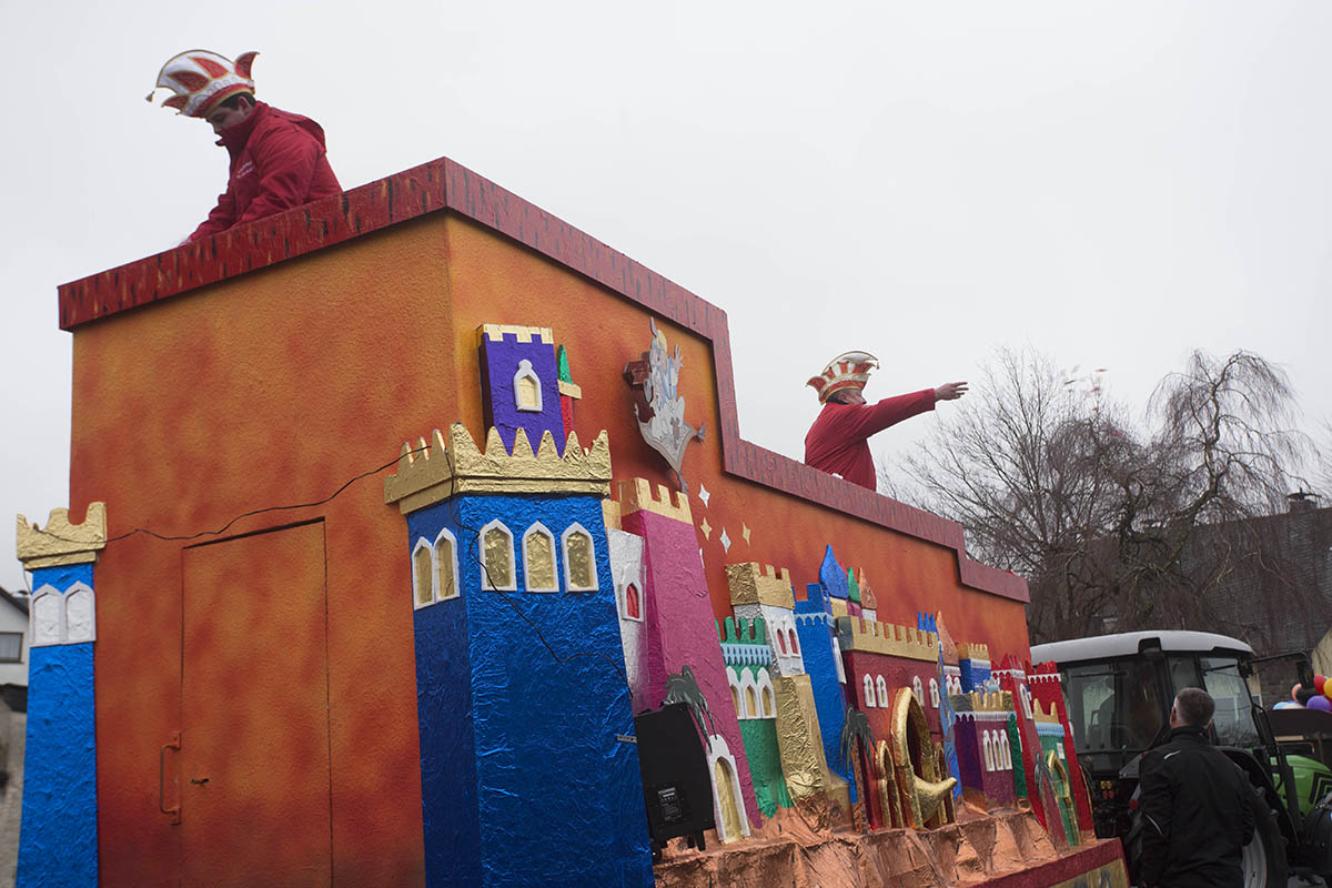 Rosenmontag in Neuwied mit neuem Zugweg 