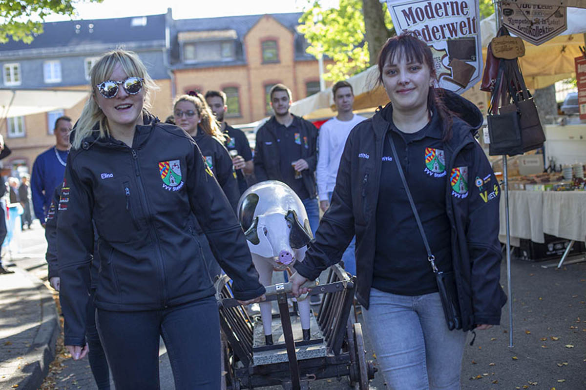 Kartoffelmarkt Steimel: Vier Tage Freiheit fr die Muck