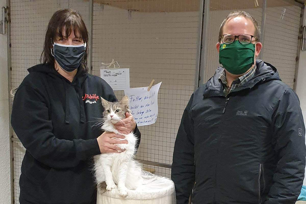 Holger Wolf besucht Katzenhilfe Neuwied 