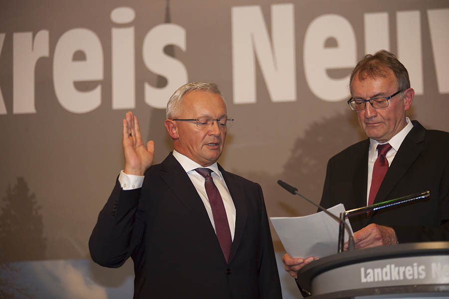 Achim Hallerbach als neuer Landrat vereidigt