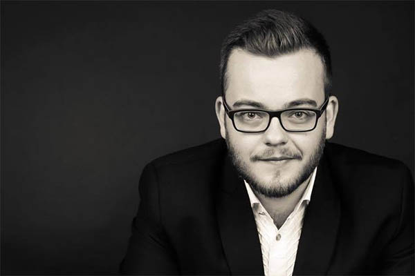 Tenor Fabian Kelly ist einer von drei Solisten, die bei der 26. Bendorfer Marktmusik zu hren sind. Foto: Stadt Bendorf