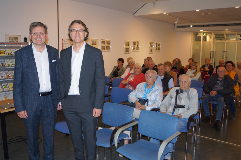 Von links: Dr. med. Marius Passon (Chefarzt Gefäßchirurgie), Steffen Sander (Chefarzt Allgemein- und Viszeralchirurgie). Foto: Privat