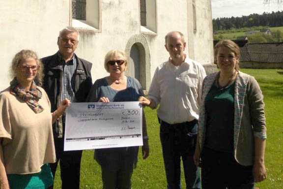 Von links: Waltraud Franzen(Jugendleiterin), Gnter Steube (2. Vors.VVR), Annelie Baumgrtner (1. Vors.VVR), Marcus Bischoffberger (Geschftsfhrer VVR), Katrin Koelmann (Pfarrerin in Raubach). Fotos: Uwe Baumgrtner