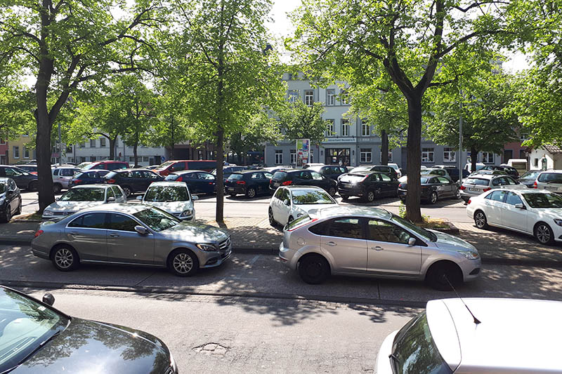 Blick auf den Marktplatz von dem Vorplatz der Kirche. Foto: privat