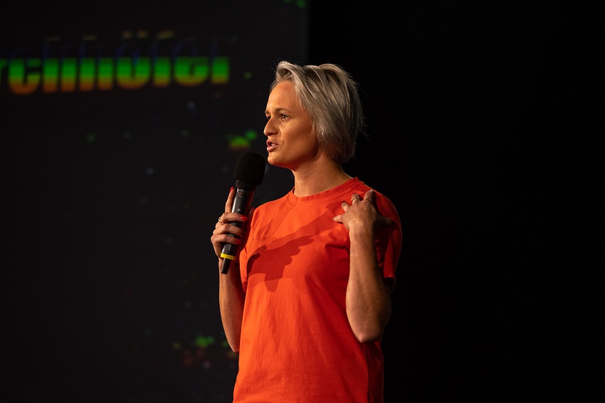 Corinna Kirchhfer beim internationalen Speaker Slam in Mastershausen (Foto: Hermann Scherer)