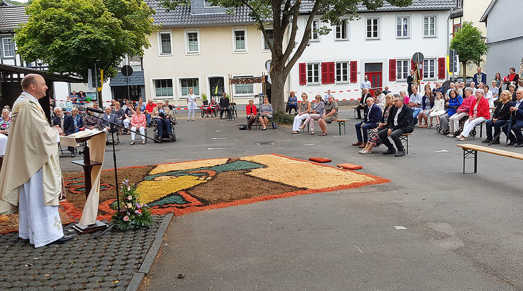 Scheurener feierten Kirchweih mit Hochamt und Prozession 