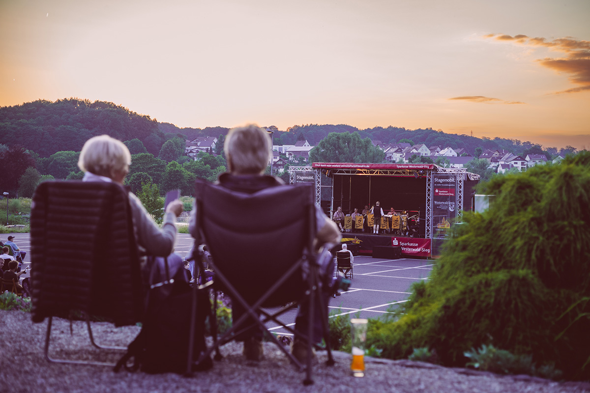 Wiesensee Musikanten spielen gro auf bei letztem Klappstuhl-Konzert am Wiesensee