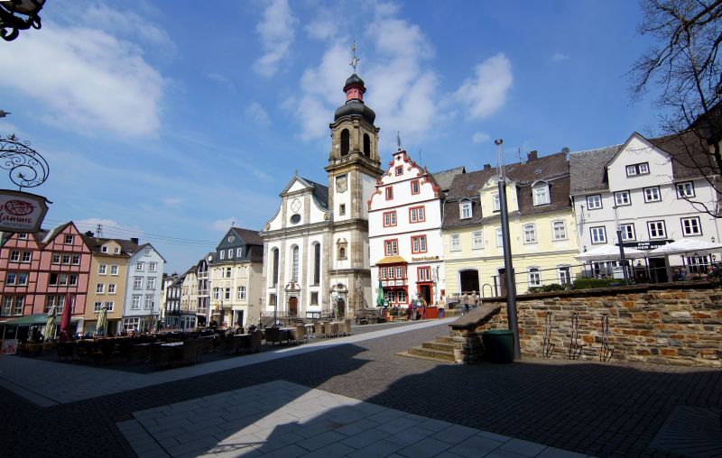 Die "LIMBACHER RUNDE 34" fhrt ber Hachenburg. Foto: privat